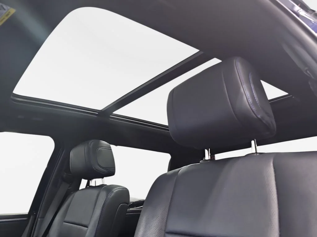 Used 2023  Toyota Platinum image 31