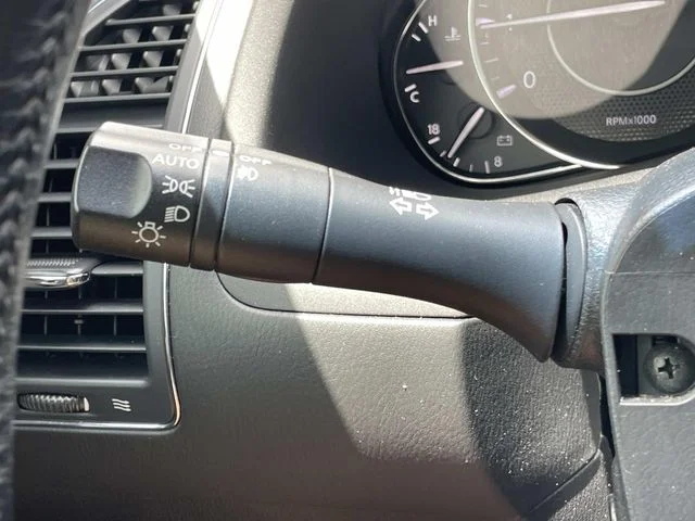 Used 2018 Silver Nissan SV image 22
