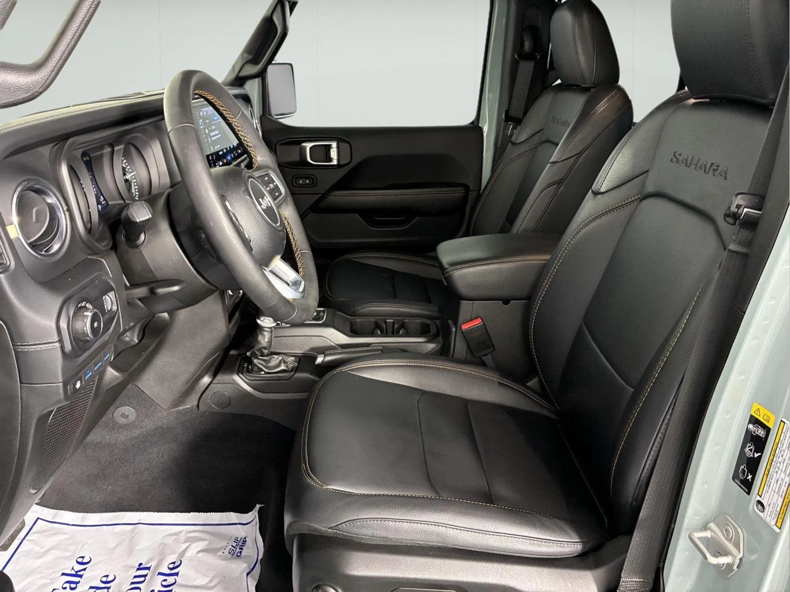 Used 2024 Earl Clearcoat Jeep Sahara image 26