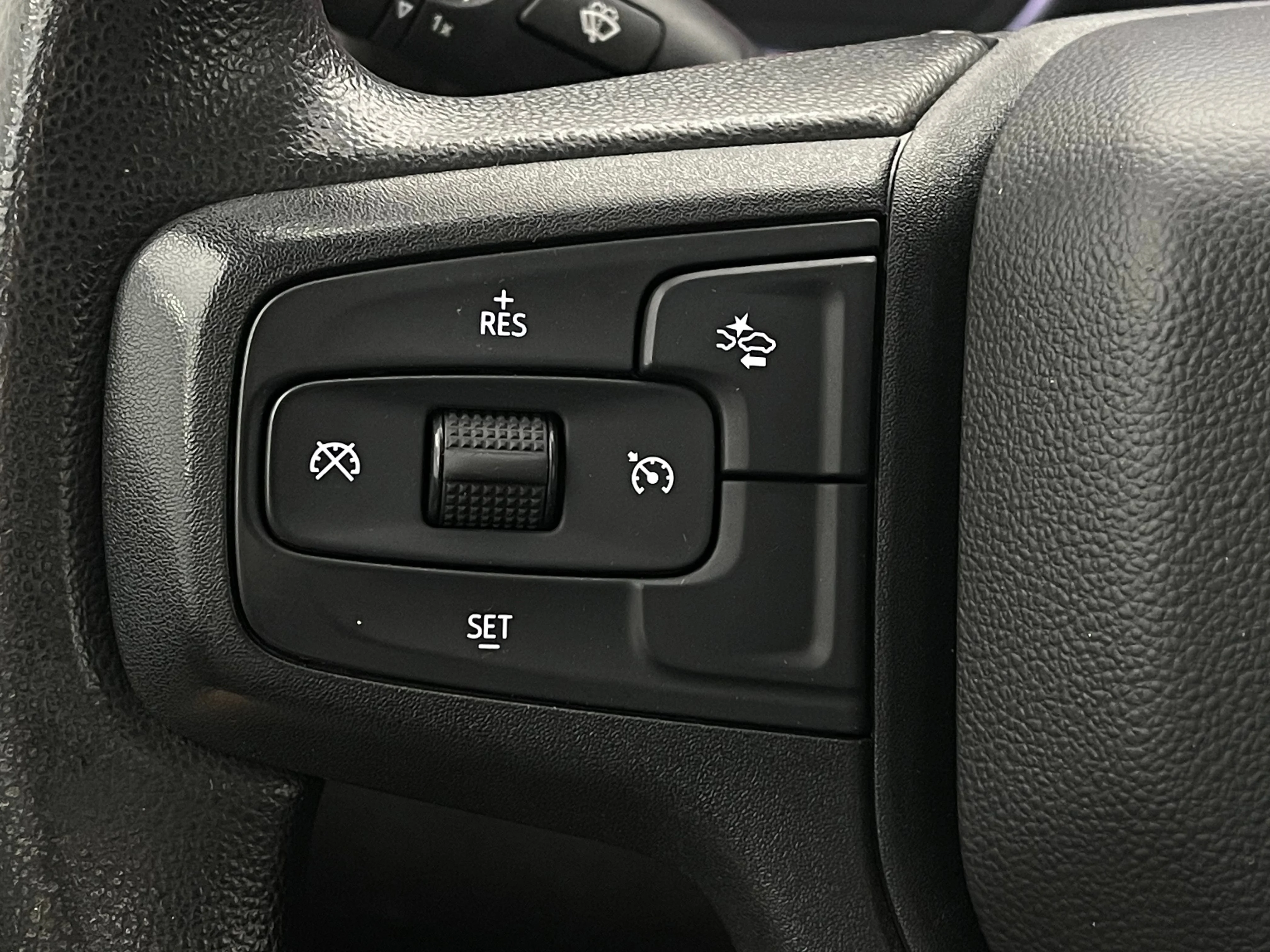 Used 2022 Summit White Chevrolet WT image 18