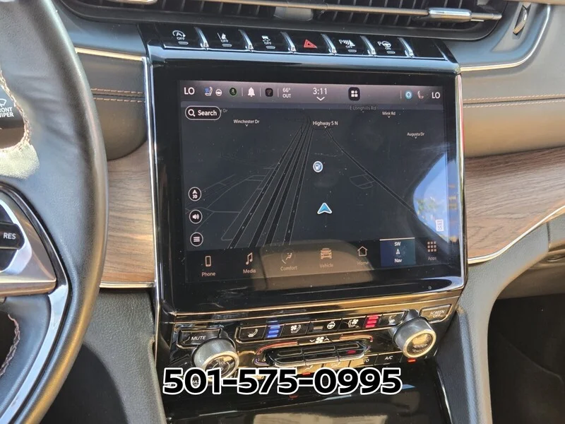 Used 2023 Silver JEEP SUMMIT 4X4 image 25