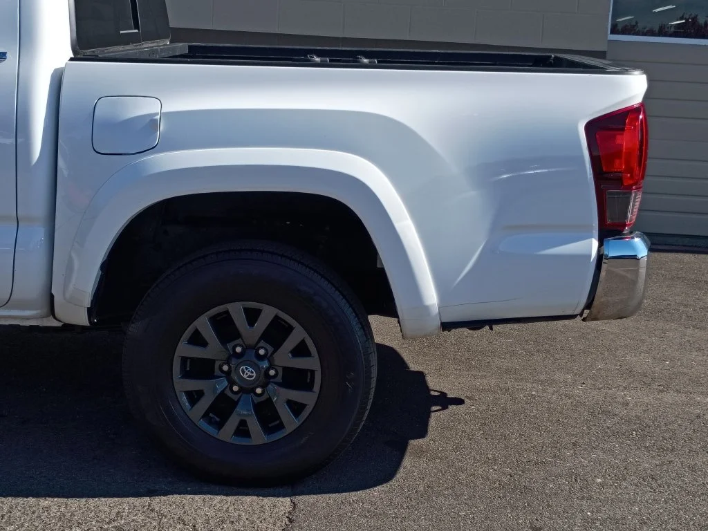 Used 2023 Ice Toyota SR5 image 7