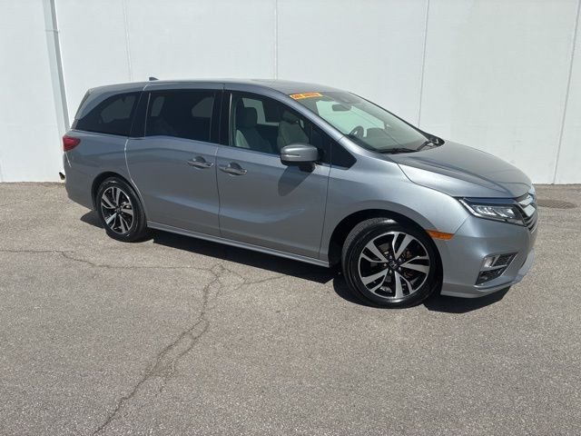 Used 2018 Honda Odyssey Elite with VIN 5FNRL6H98JB081613 for sale in Kansas City