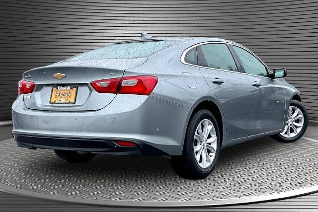 Used 2025 Gray Chevrolet LT image 6