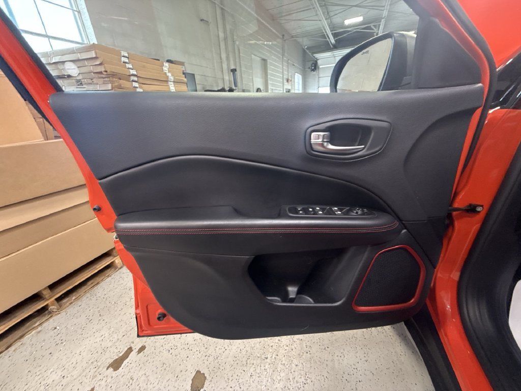 Used 2018 Spitfire Orange Clearcoat Jeep Trailhawk image 30