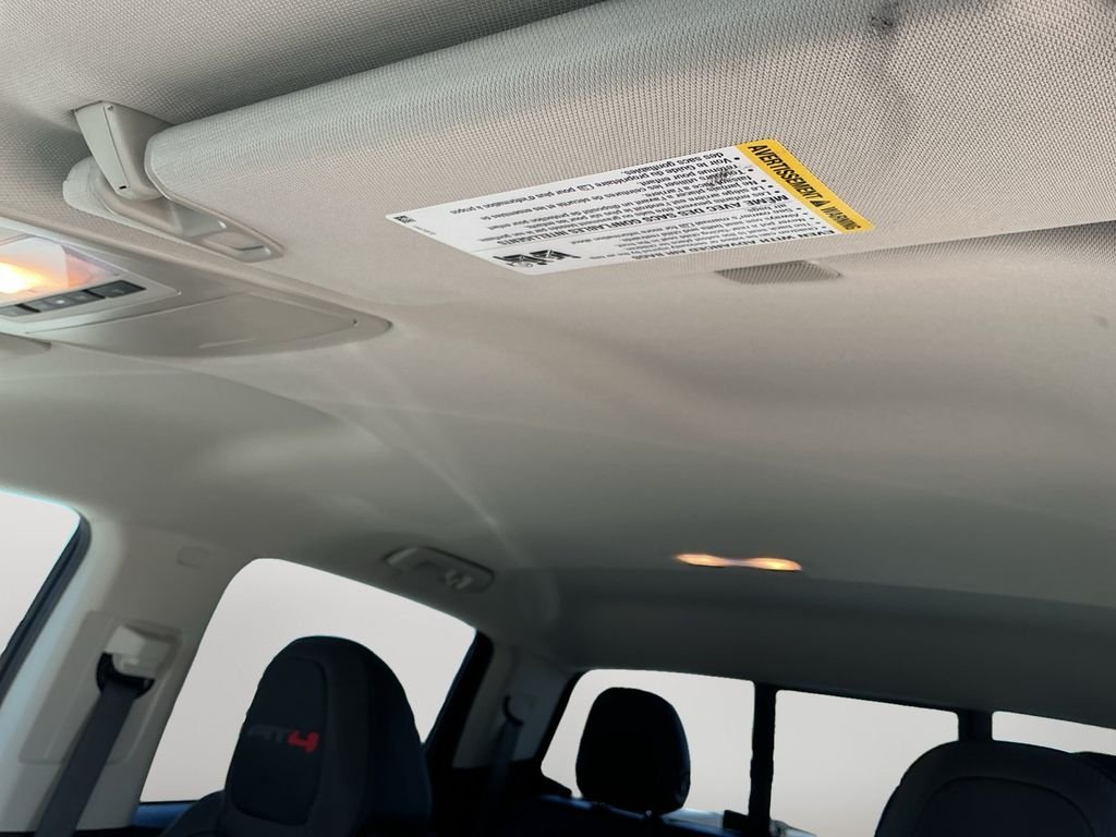Certified Used 2022 Gray GMC AT4 w/Cloth image 17