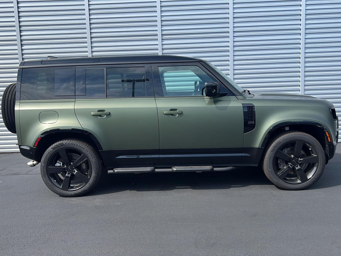 2026 Land Rover Defender X-Dynamic SE - Photo 6