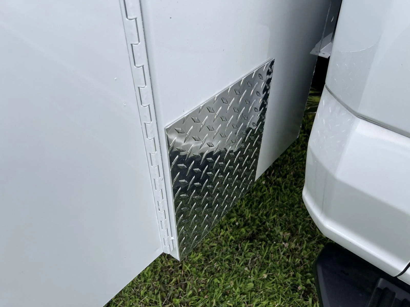 New 2024 Oxford White Ford XL image 11