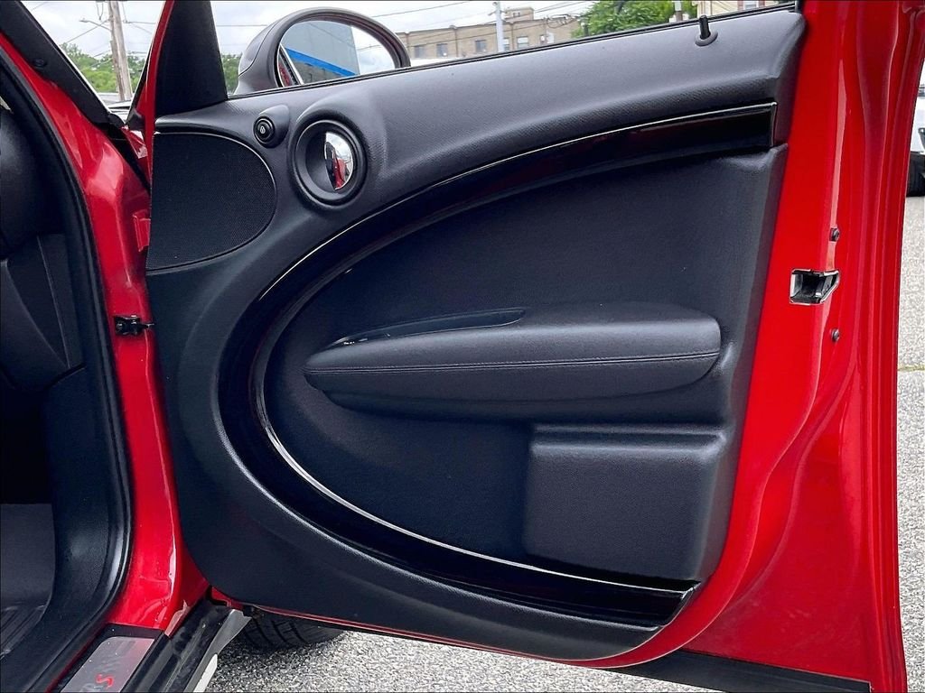 Used 2015 Red MINI Base image 12