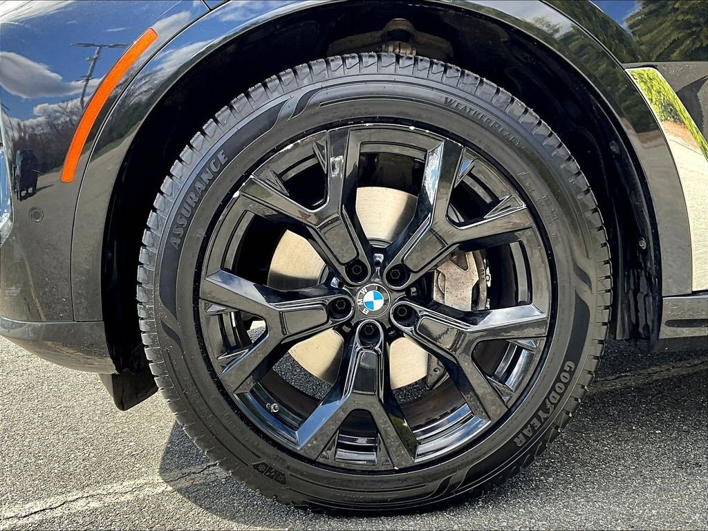 Used 2025 Black BMW xDrive40i image 7