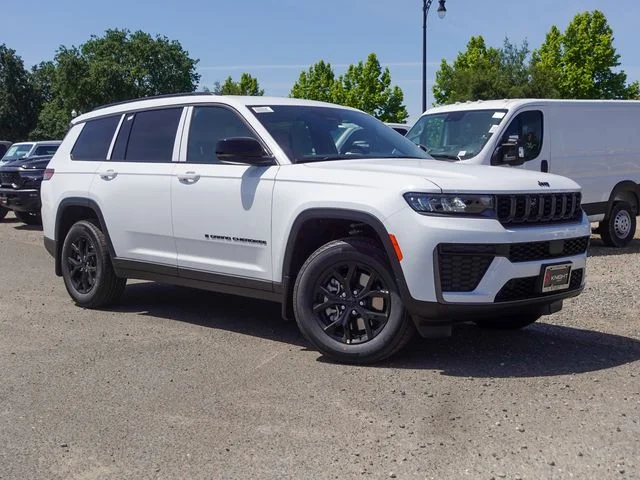 New 2026 Bright White Clear-Coat Exterior Paint Jeep Altitude image 5