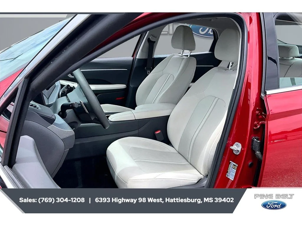 Used 2025 Ultimate red Hyundai SEL image 19