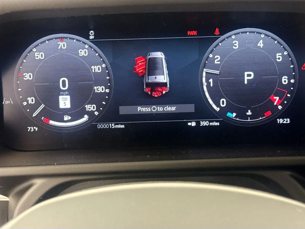 New 2026 Fuji White Land Rover X-Dynamic SE image 12