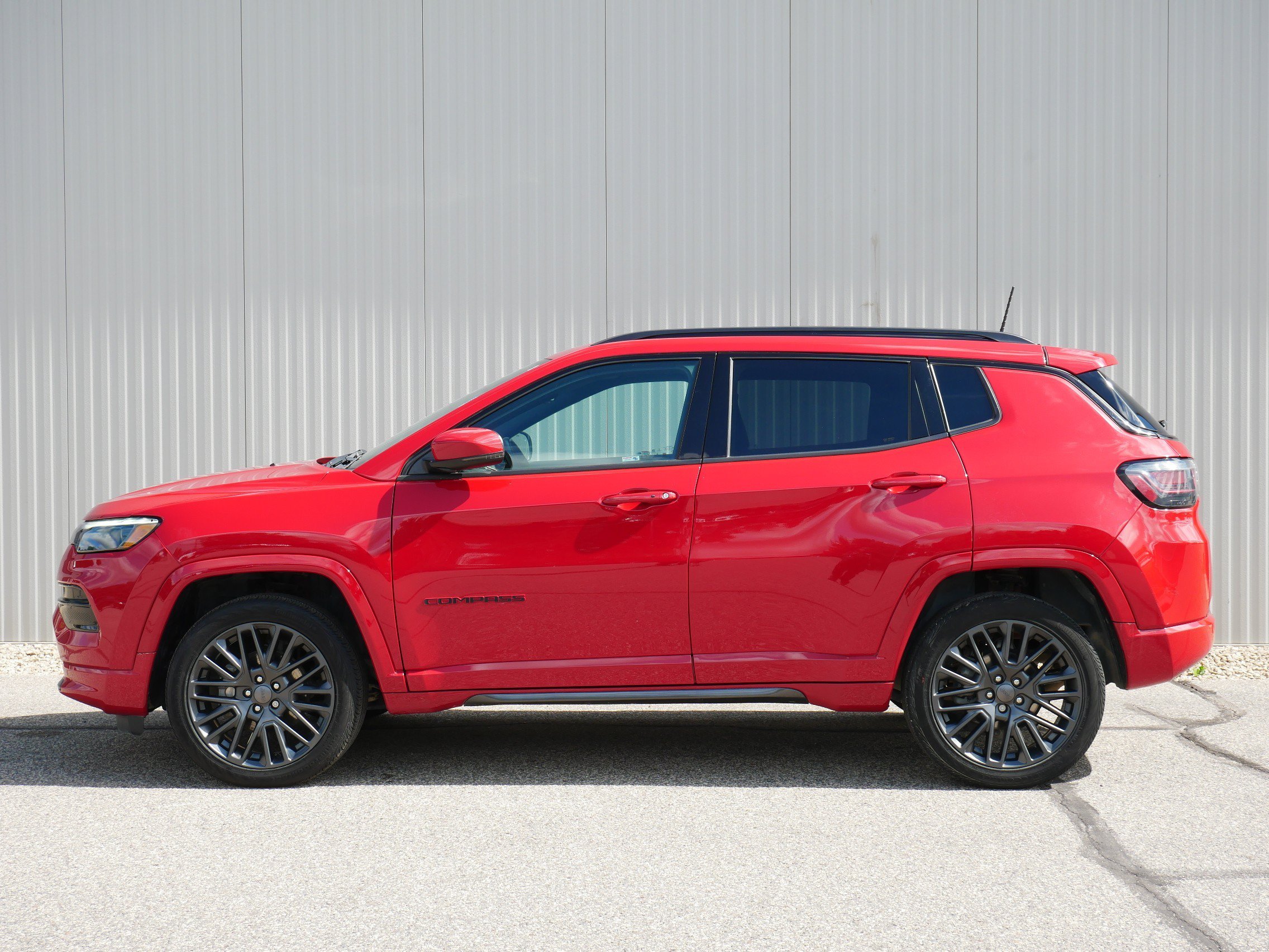 Used 2022 Jeep Compass (RED) Edition with VIN 3C4NJDCB7NT204358 for sale in Hastings, Minnesota