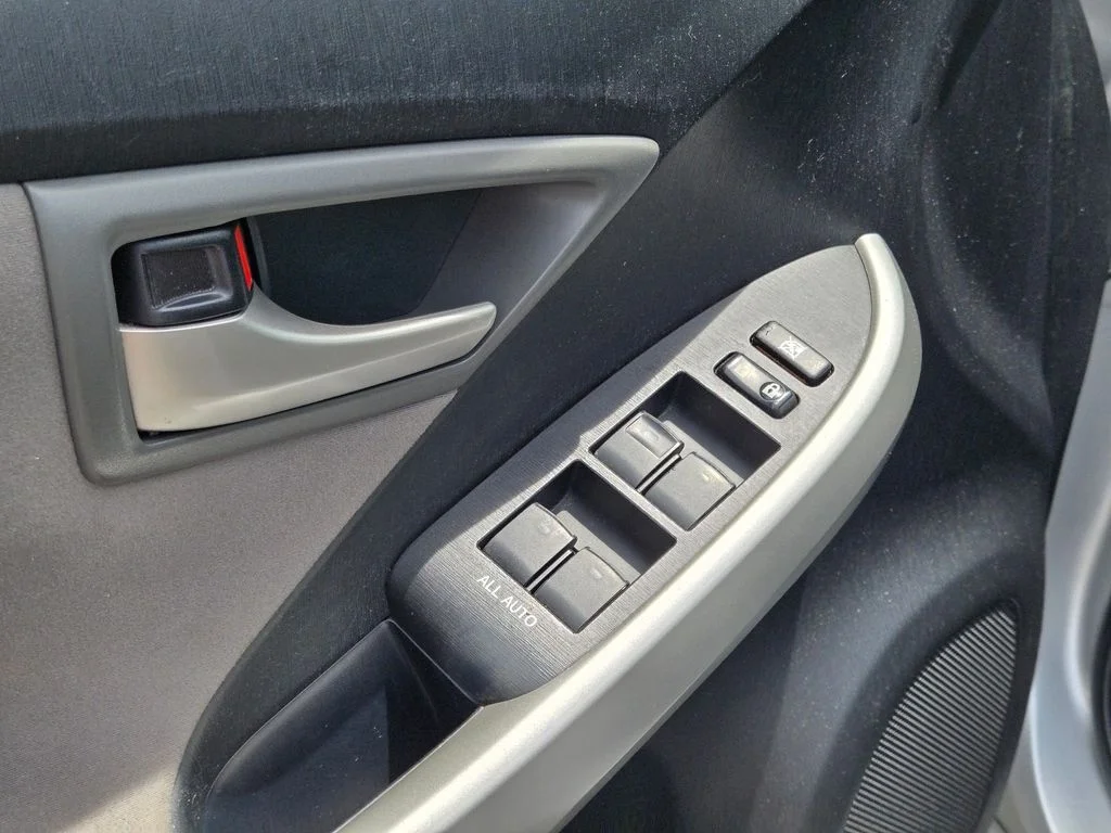 Used 2015 Silver Toyota Two image 22