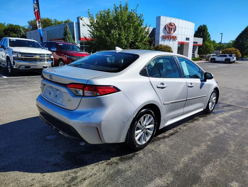 Used 2025 Silver Toyota LE image 4