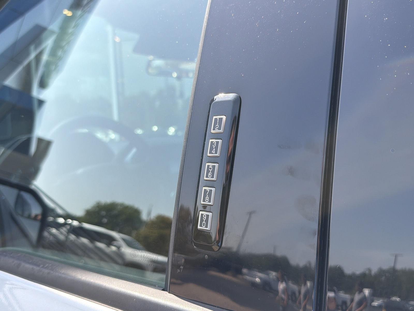 Used 2018 Ingot Silver Metallic Ford XLT image 14
