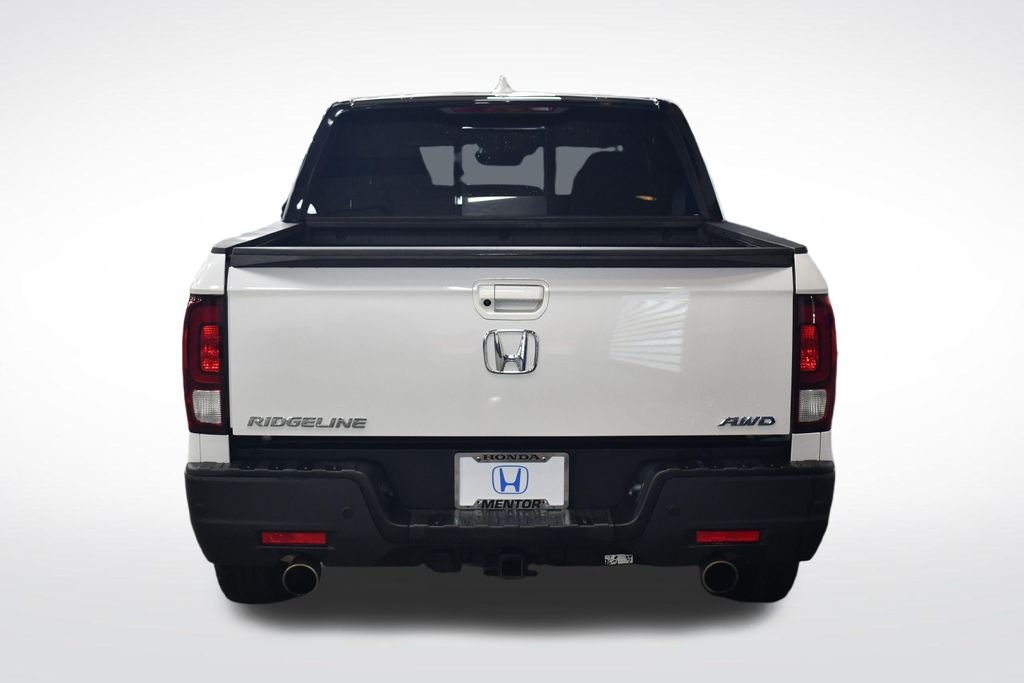 Certified Used 2023 Platinum White Pearl Honda Black Edition image 4