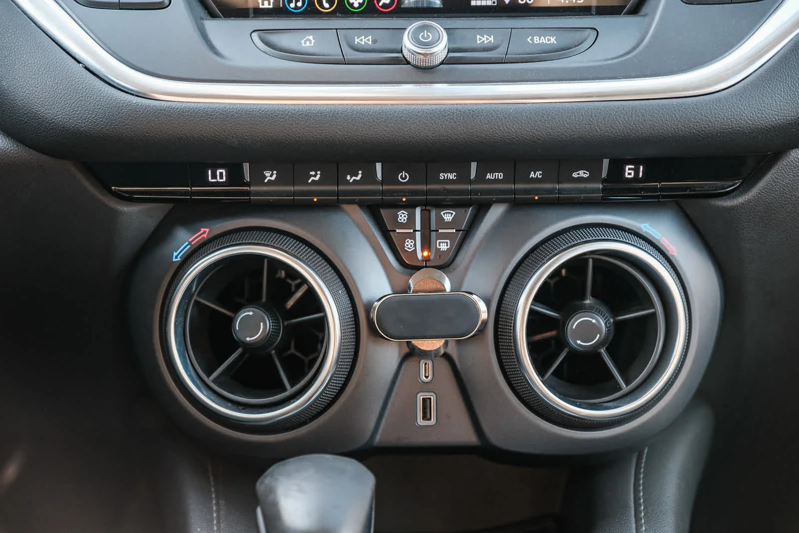 Used 2022 Silver Ice Metallic Chevrolet LT image 15