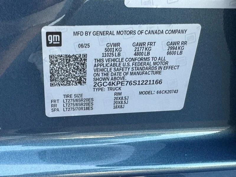 Used 2025 Lakeshore Blue Metallic Chevrolet LTZ image 29