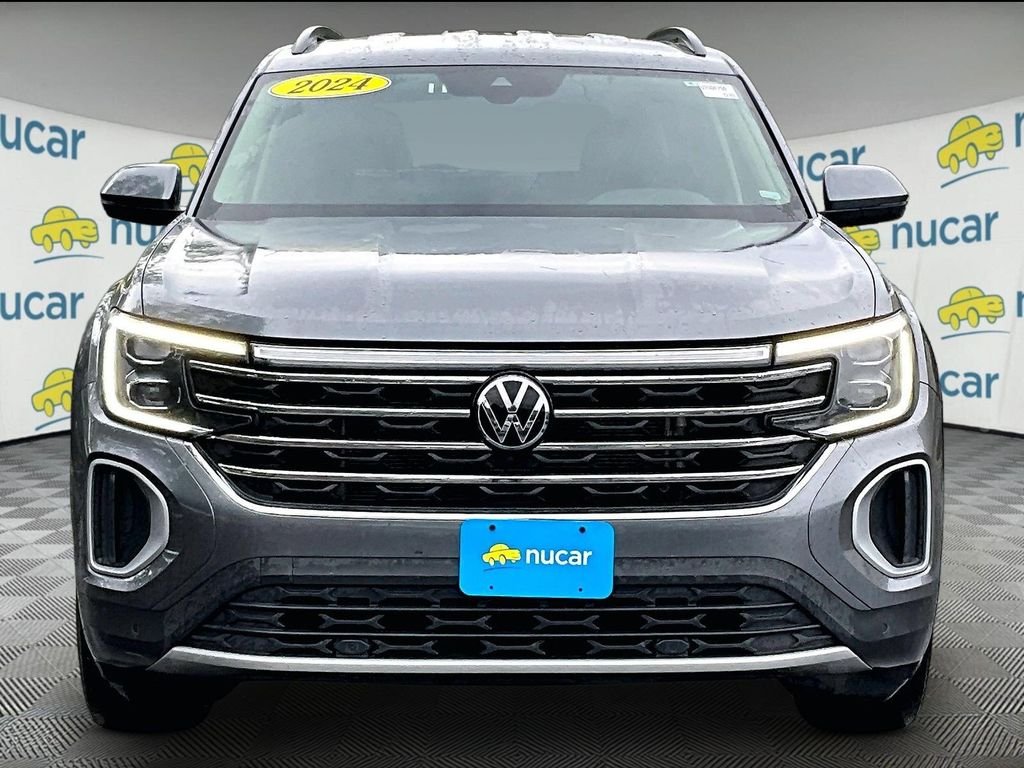 Used 2024 White Volkswagen 2.0T SE w/Technology image 2