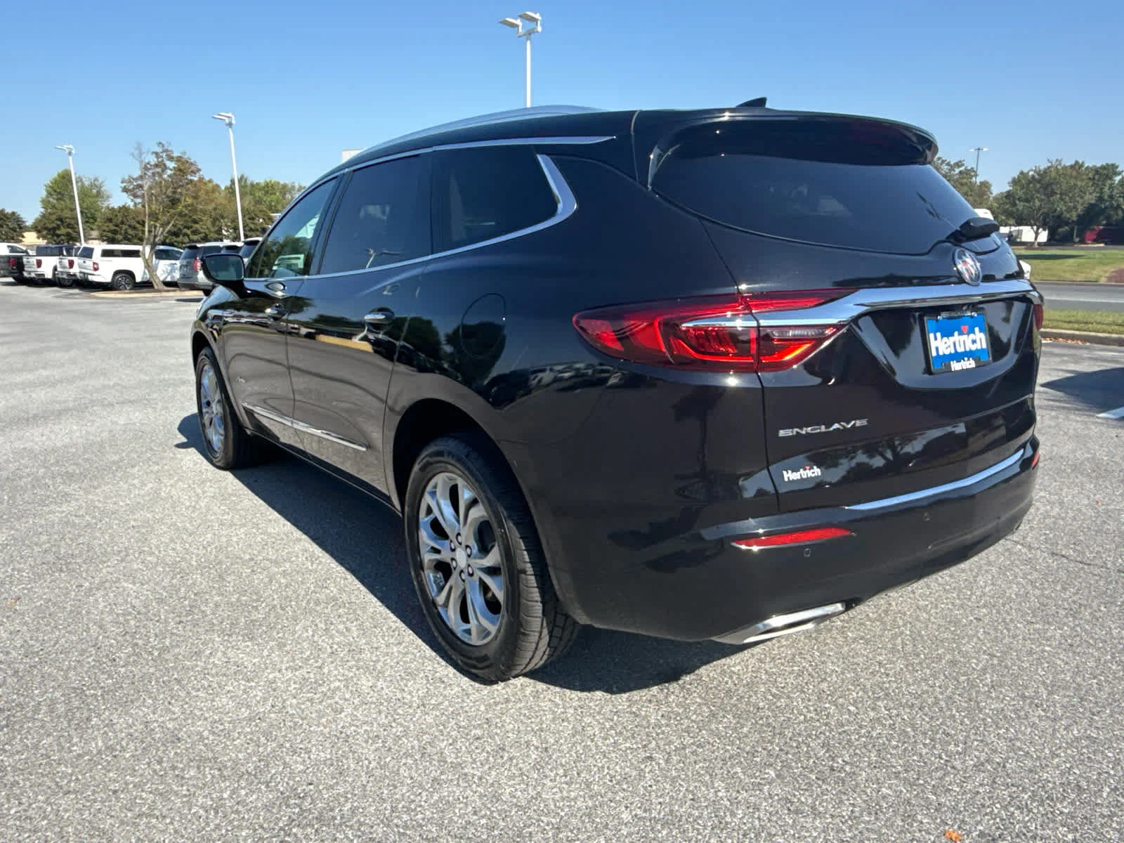 Used 2021 Ebony Twilight Metallic Buick Avenir image 8