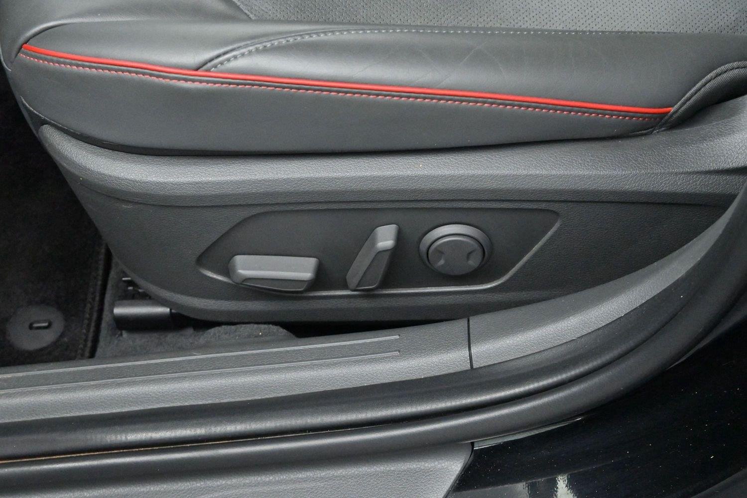 Used 2022 Phantom Black Hyundai SEL Plus image 13