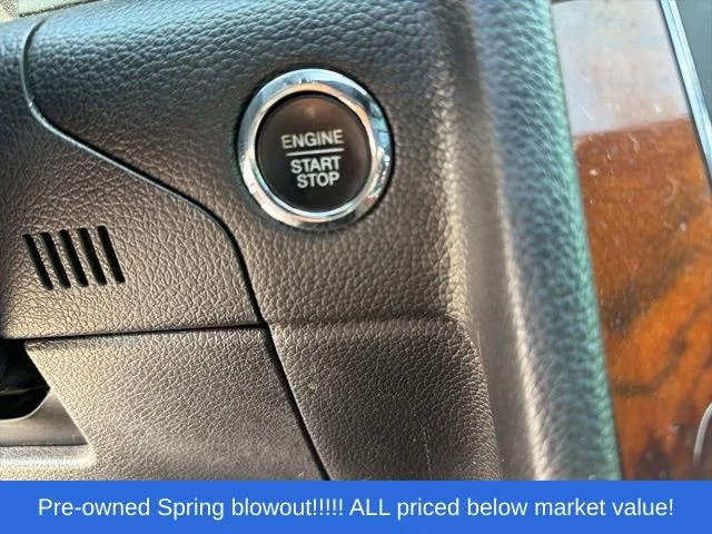 Used 2016 Silver Lincoln Select image 32