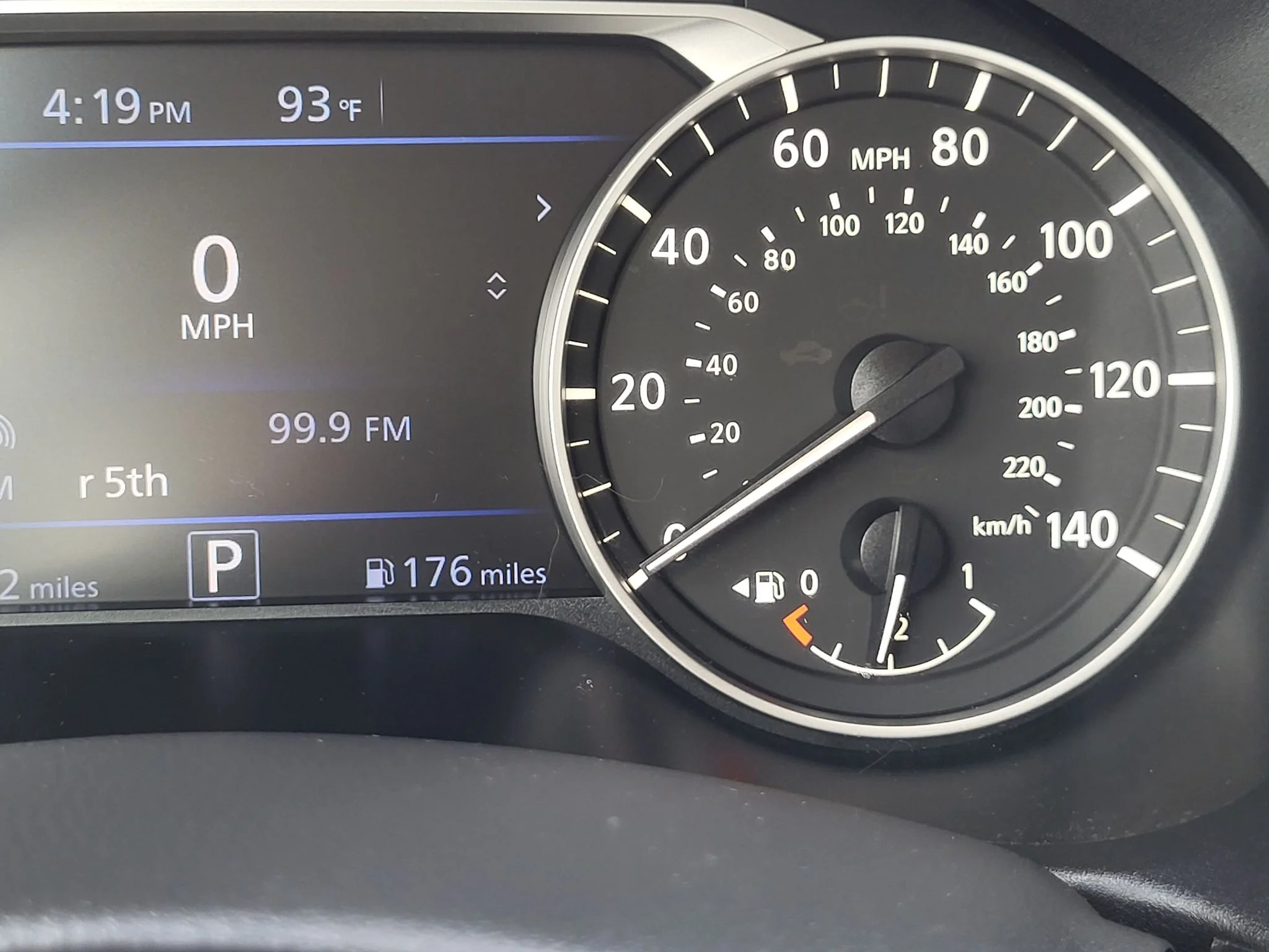 Used 2024 Silver Nissan 2.5 SR image 13
