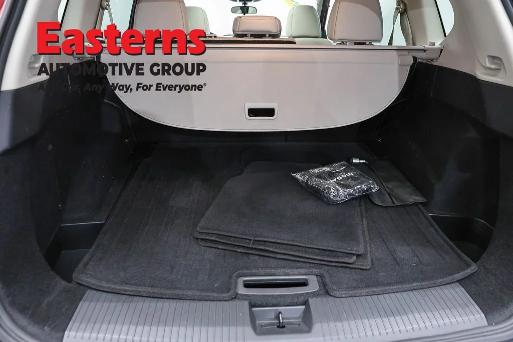 Used 2023 Red Nissan SV image 9