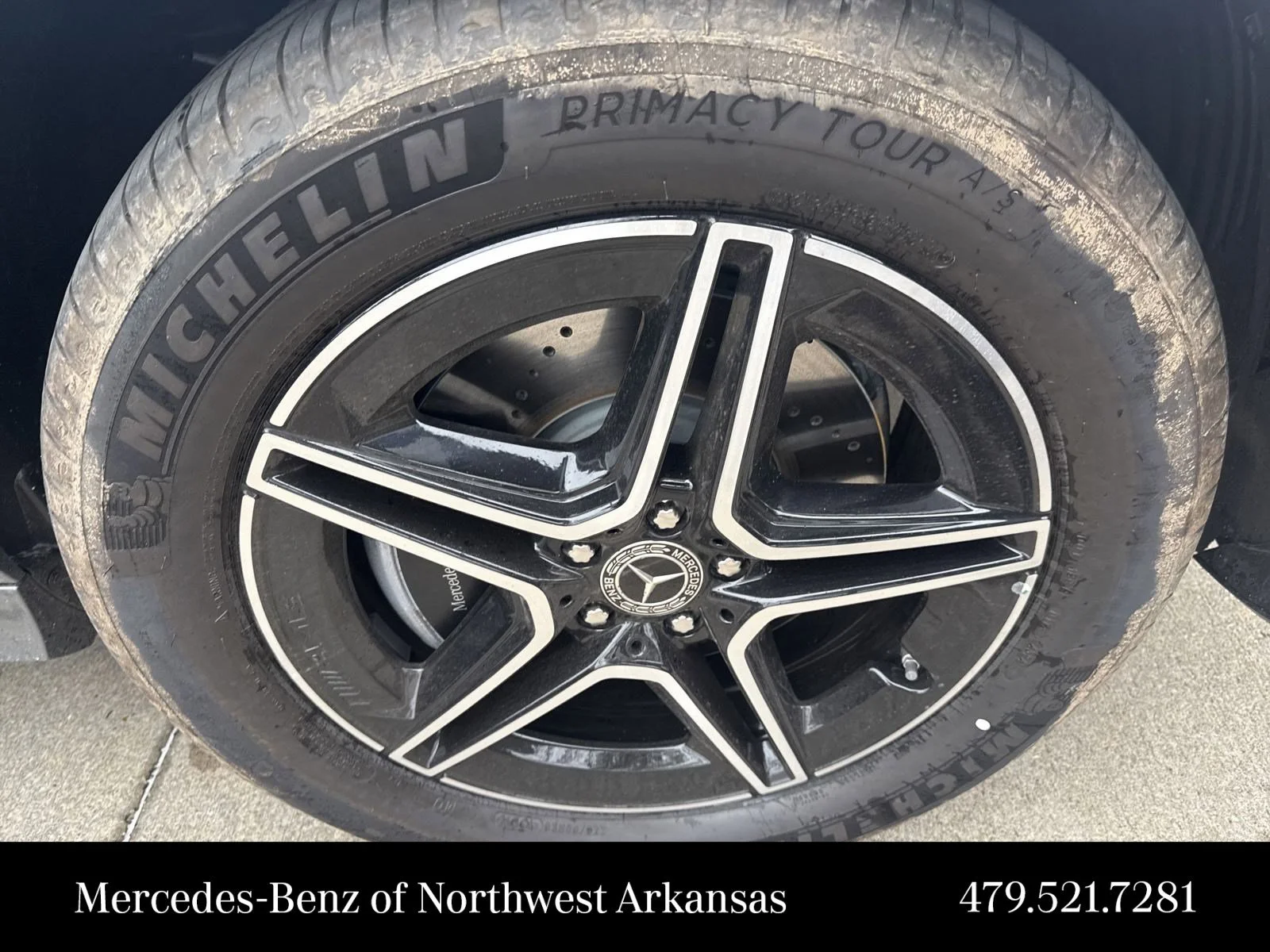 Used 2025  Mercedes-Benz  image 10