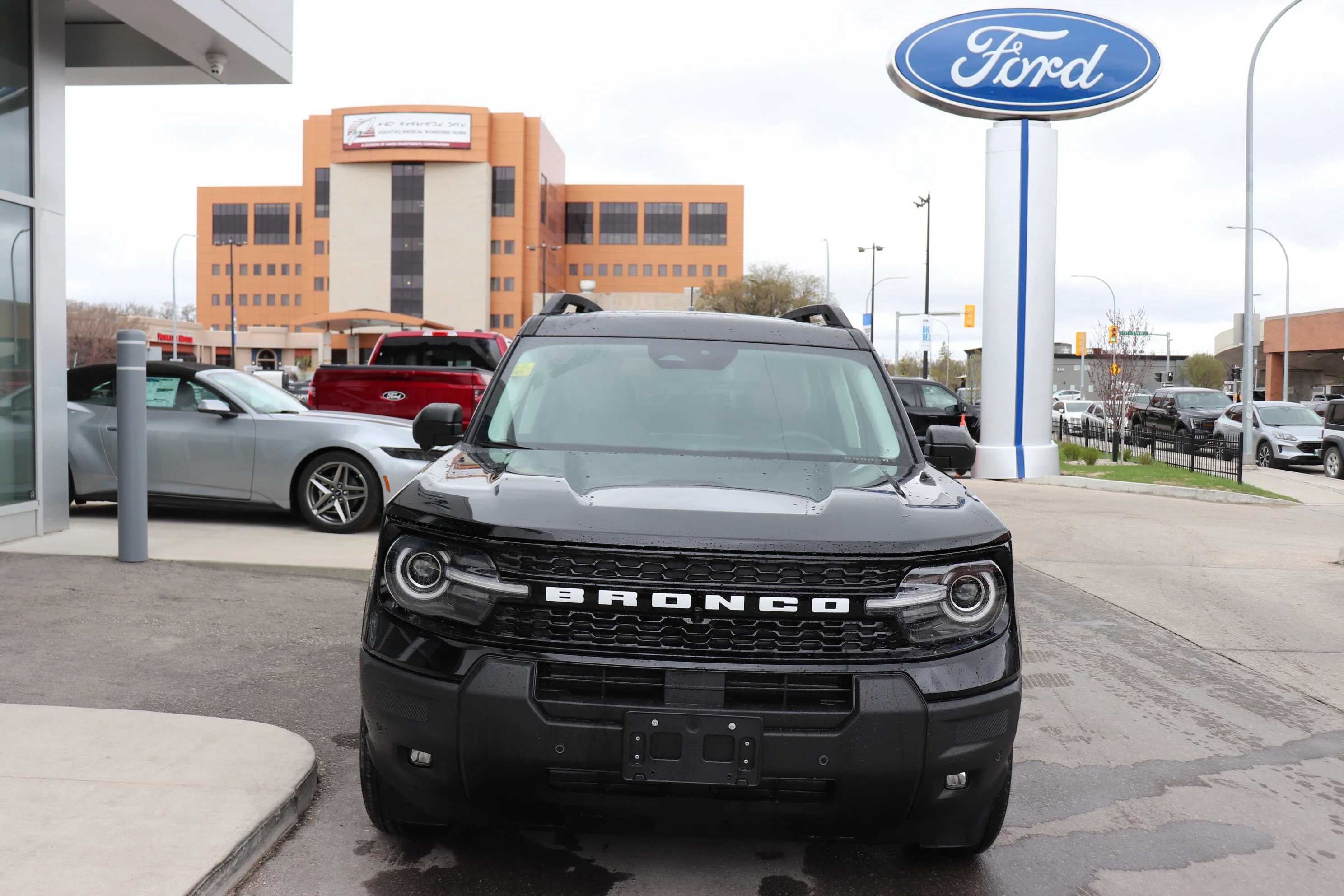 New 2026 SHADOW BLACK Ford Outer Banks image 2