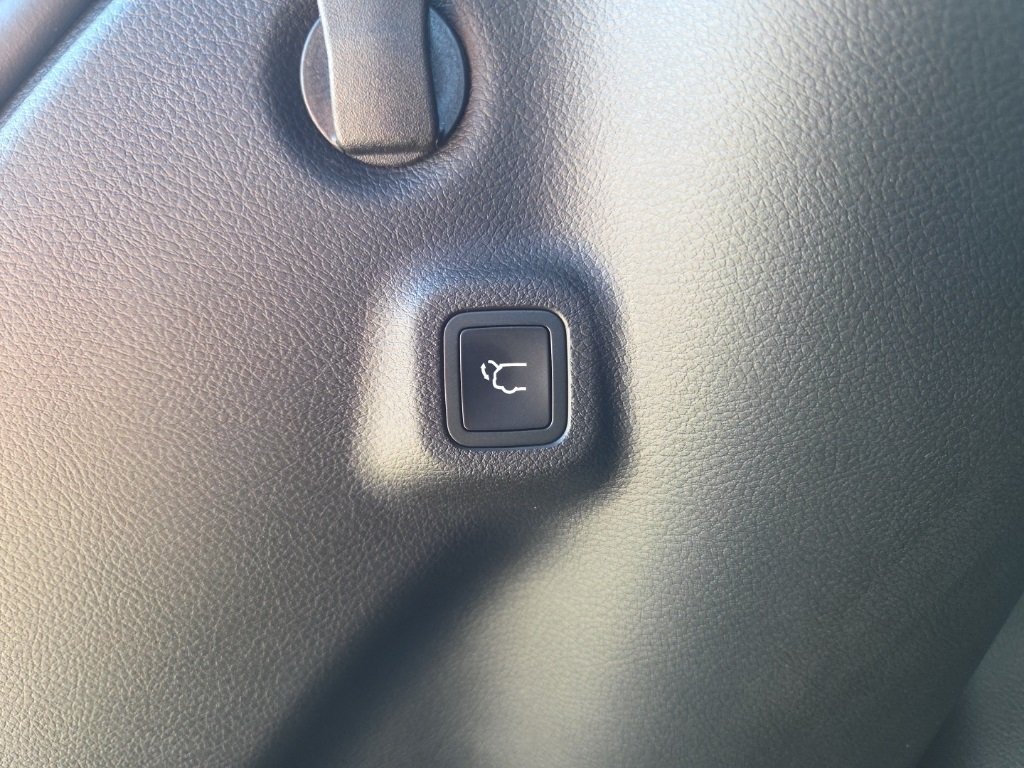 2026 Jeep Compass Trailhawk photo 3