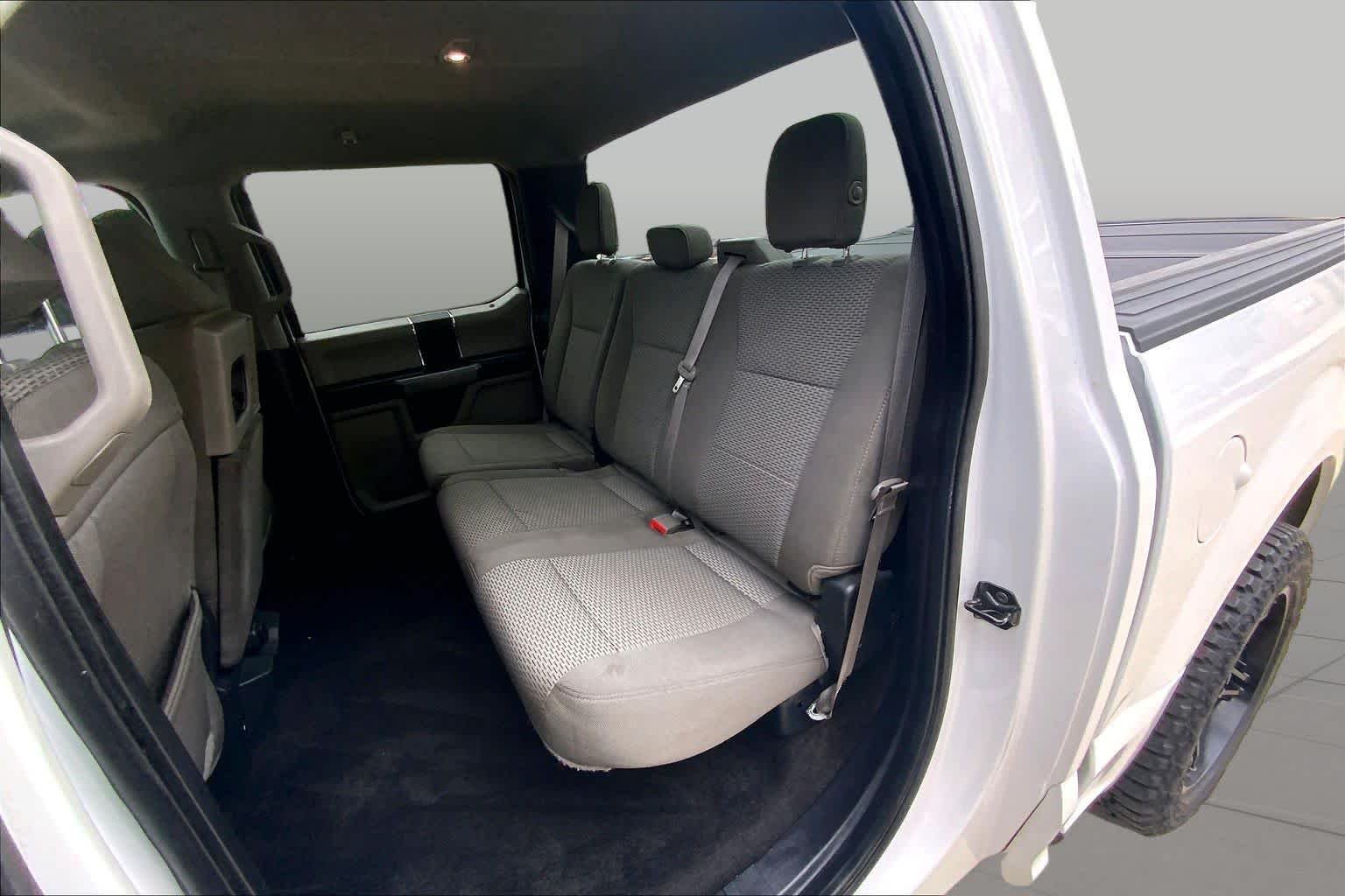 Used 2018 Oxford White Ford XLT image 21