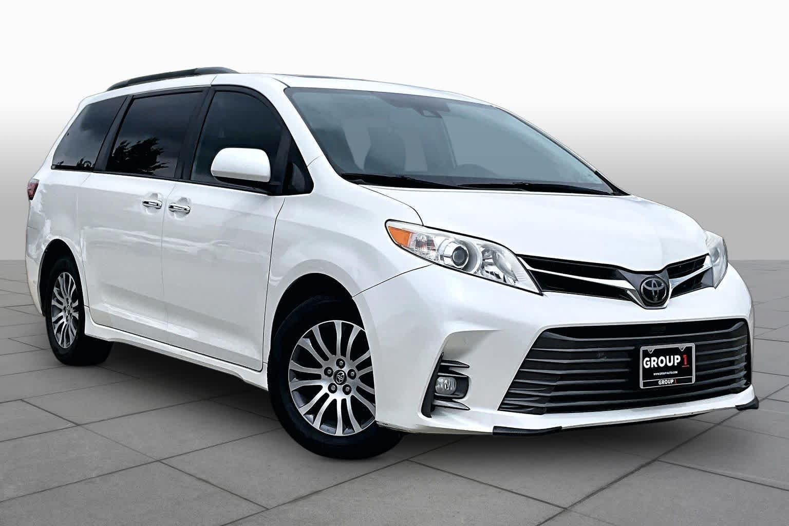 Used 2020 Blizzard Pearl Toyota XLE Premium image 3