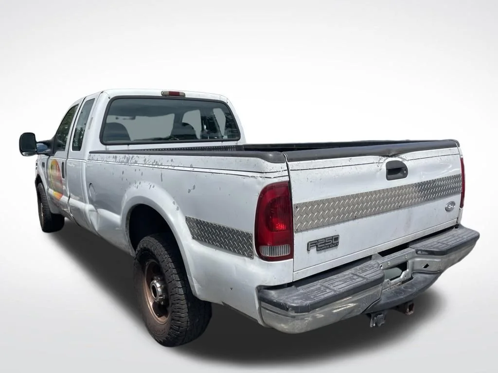 Used 2002 White Ford XL image 6