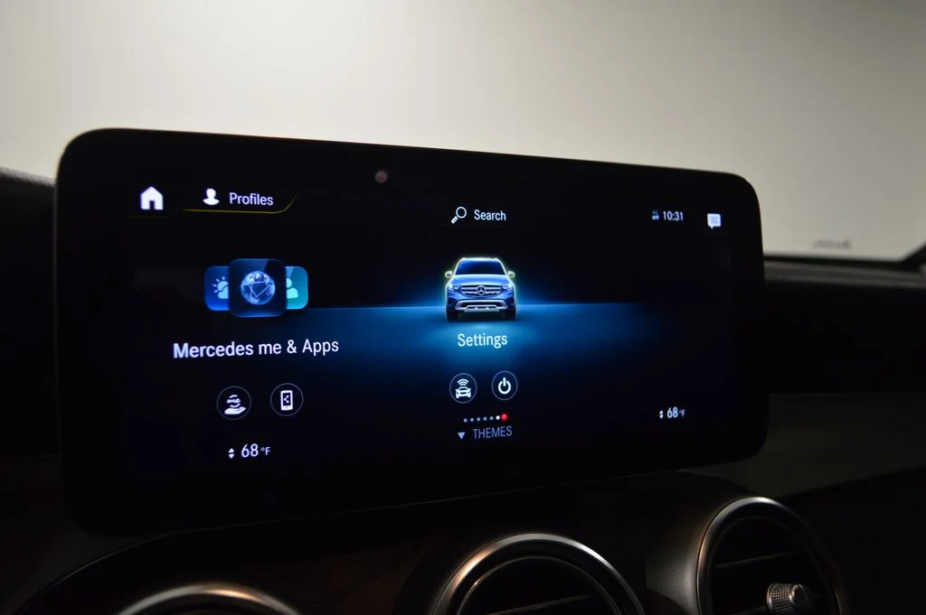 Used 2022 Black Mercedes-Benz GLC 300 image 27