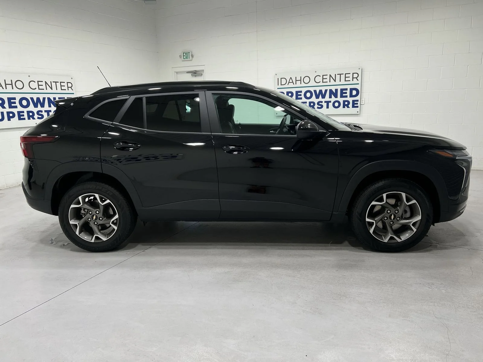 2025 Chevrolet Trax LT - Photo 9