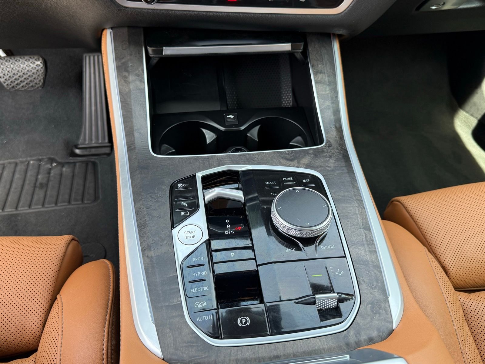 Certified Used 2024 Alpine White BMW xDrive50e image 28