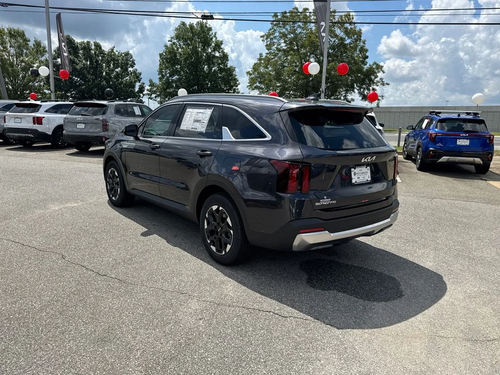 2025 Kia Sorento S - Photo 5