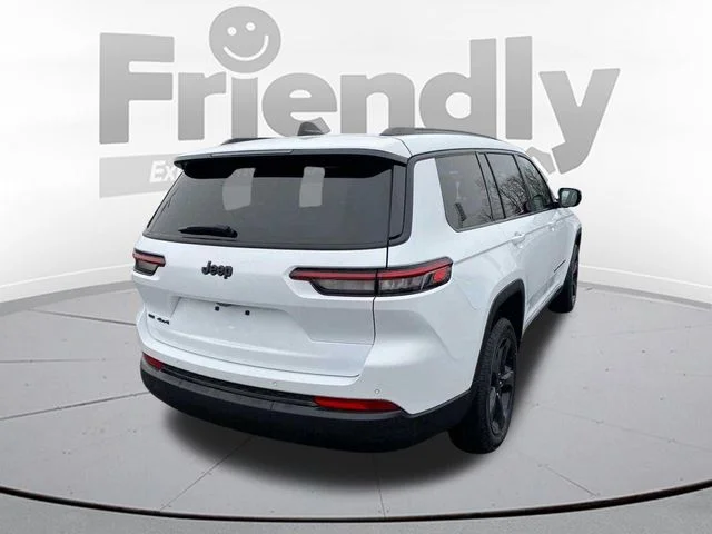 Used 2023 White Jeep Altitude image 5