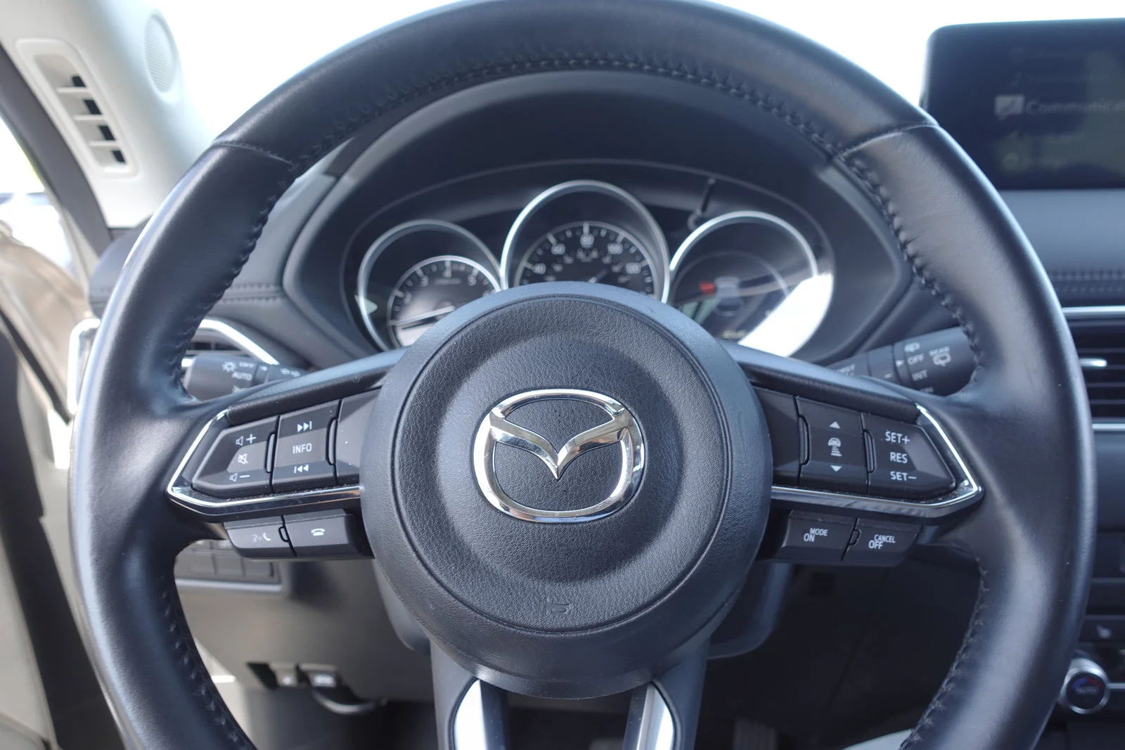 Certified Used 2025 Platinum Quartz Metallic Mazda 2.5 S Preferred Package image 19