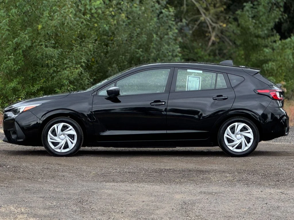 Used 2025 Crystal Black Silica Subaru Base image 4