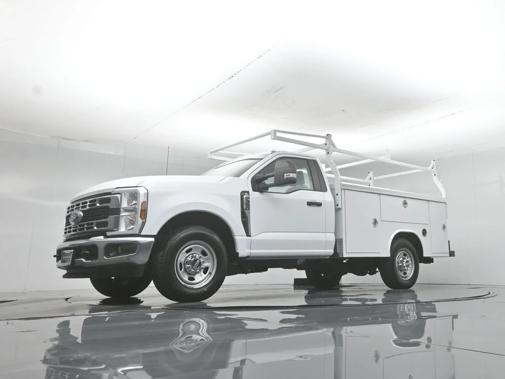New 2026 Oxford White Ford XL image 46