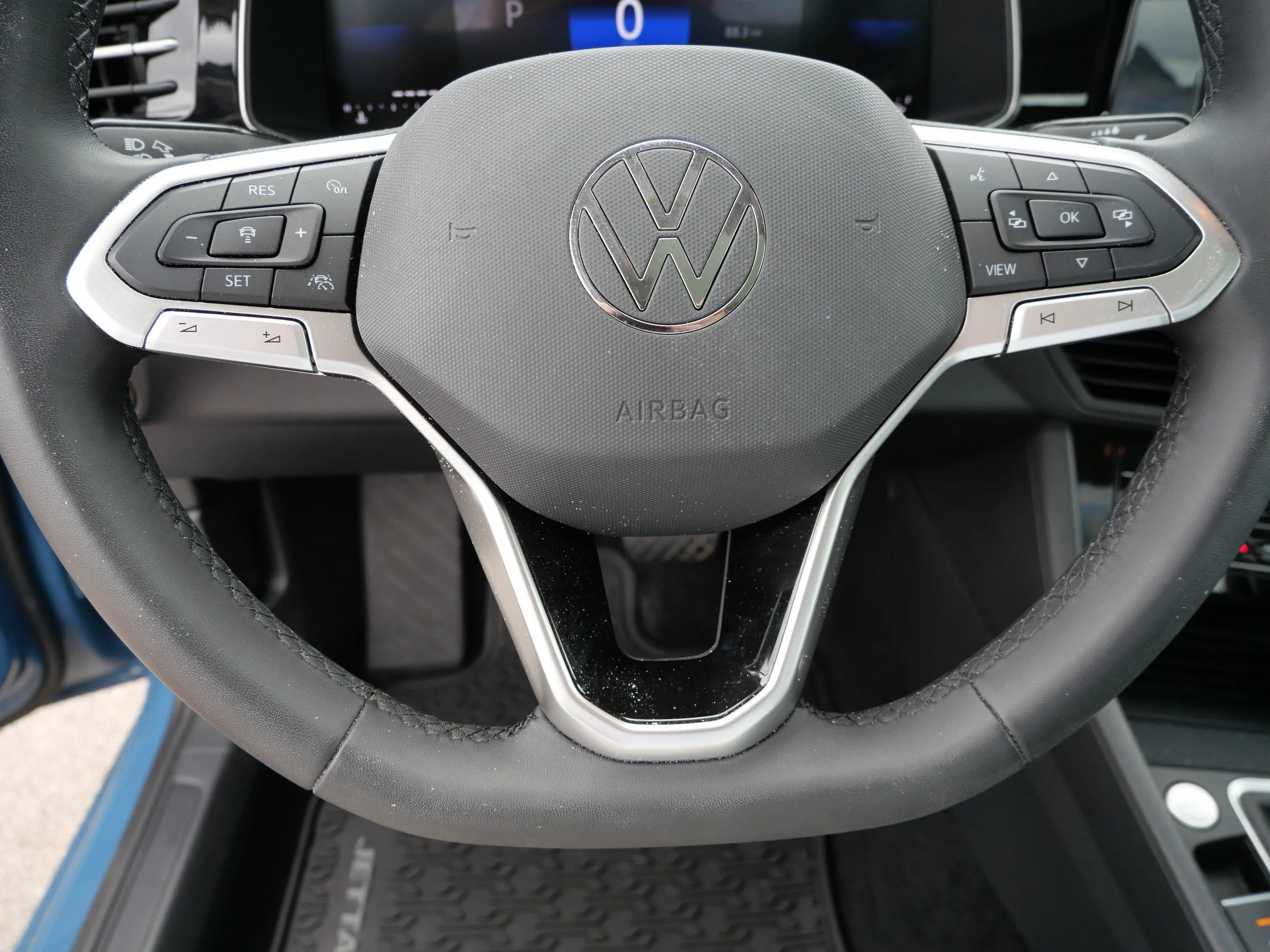 Certified Used 2025 Monterey Blue Volkswagen SE image 25