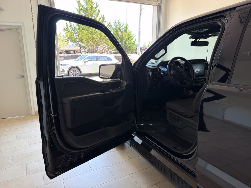 Used 2023 Black Metallic Ford XLT image 10