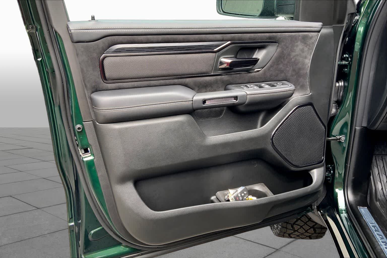 New 2026 Serrano-Green Metallic Exterior Paint RAM RHO image 8