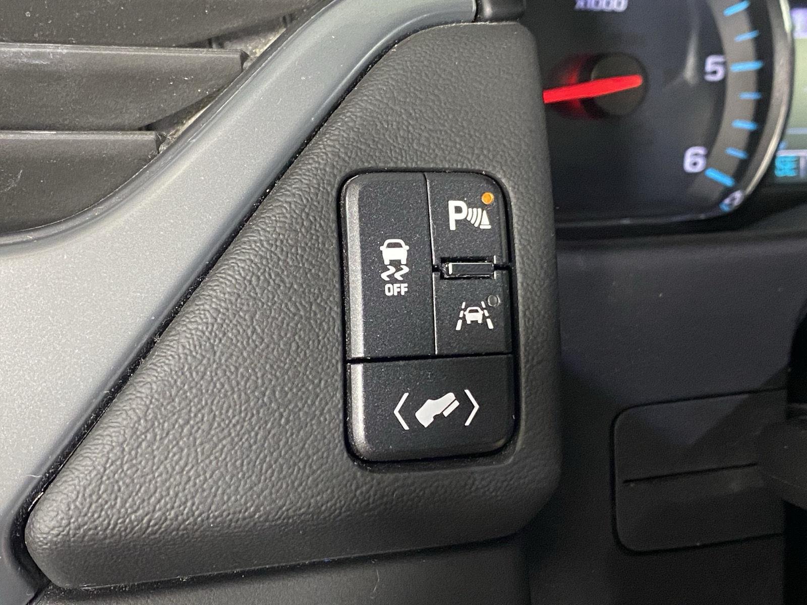 Used 2020 Silver Ice Metallic Chevrolet LT image 21