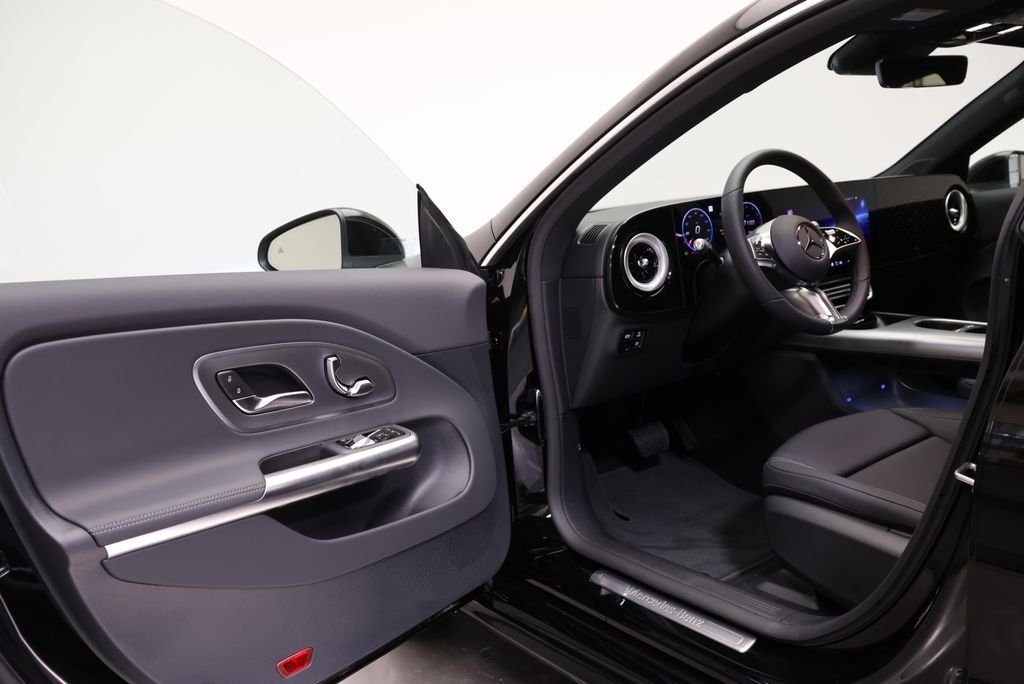 New 2027 Night Black Mercedes-Benz CLA 220 image 31