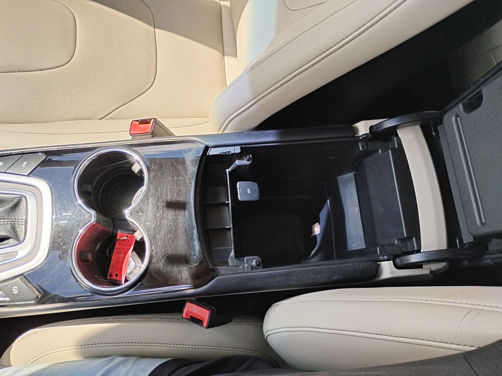 Used 2018 White Ford Titanium image 18